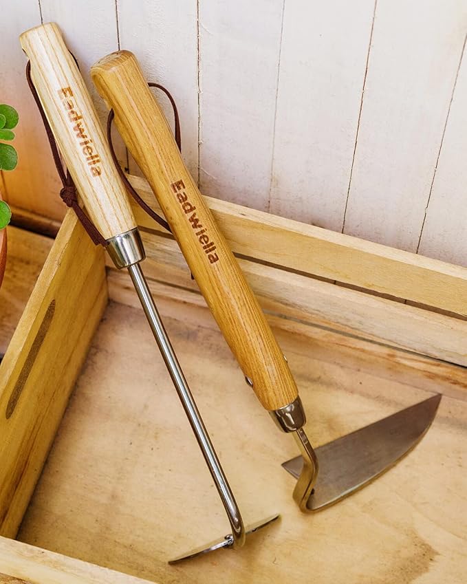 Sickle Hoe Japanese Weeding Sickle Garden Tool Japanese Weeding Tool Small Garden Hand Hoe Weed Scraper for Weeding Cultivating Trenching Japanese Stainless Steel Right Handed Hoe 13 Inch