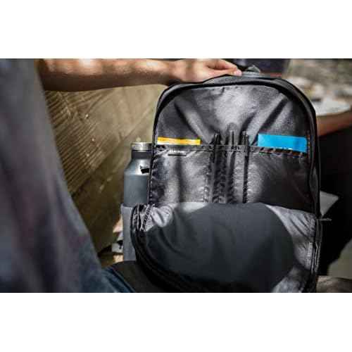 Dakine Essentials