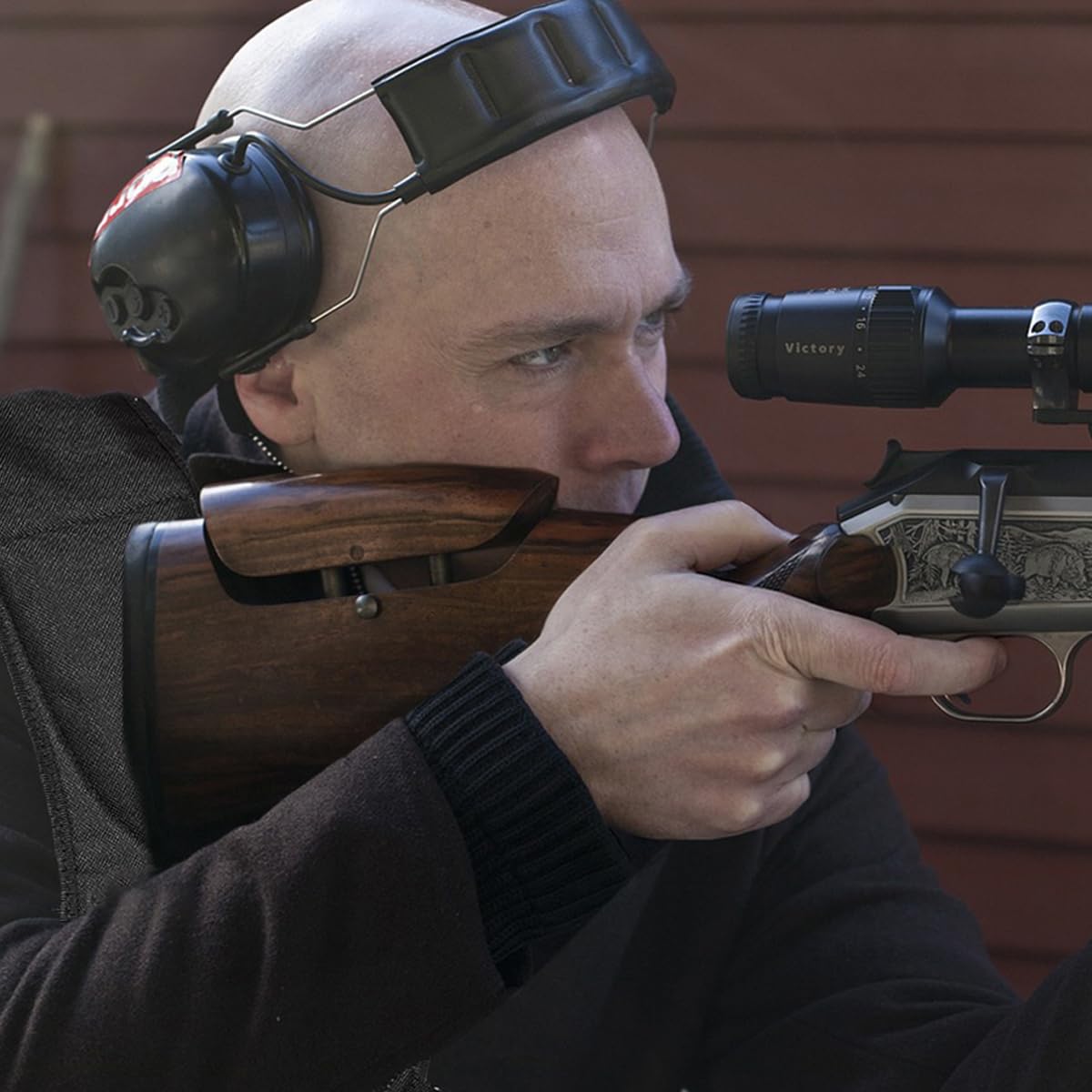 MOZETO Gel Filled Recoil Shields with Adjustable Fit, Solid Fit and Padding for Range, Shooting, and Hunting