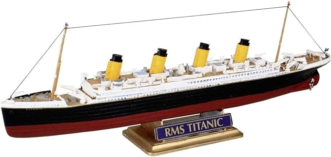 Revell 05804 22.3 cm R.M.S. Titanic Model Kit