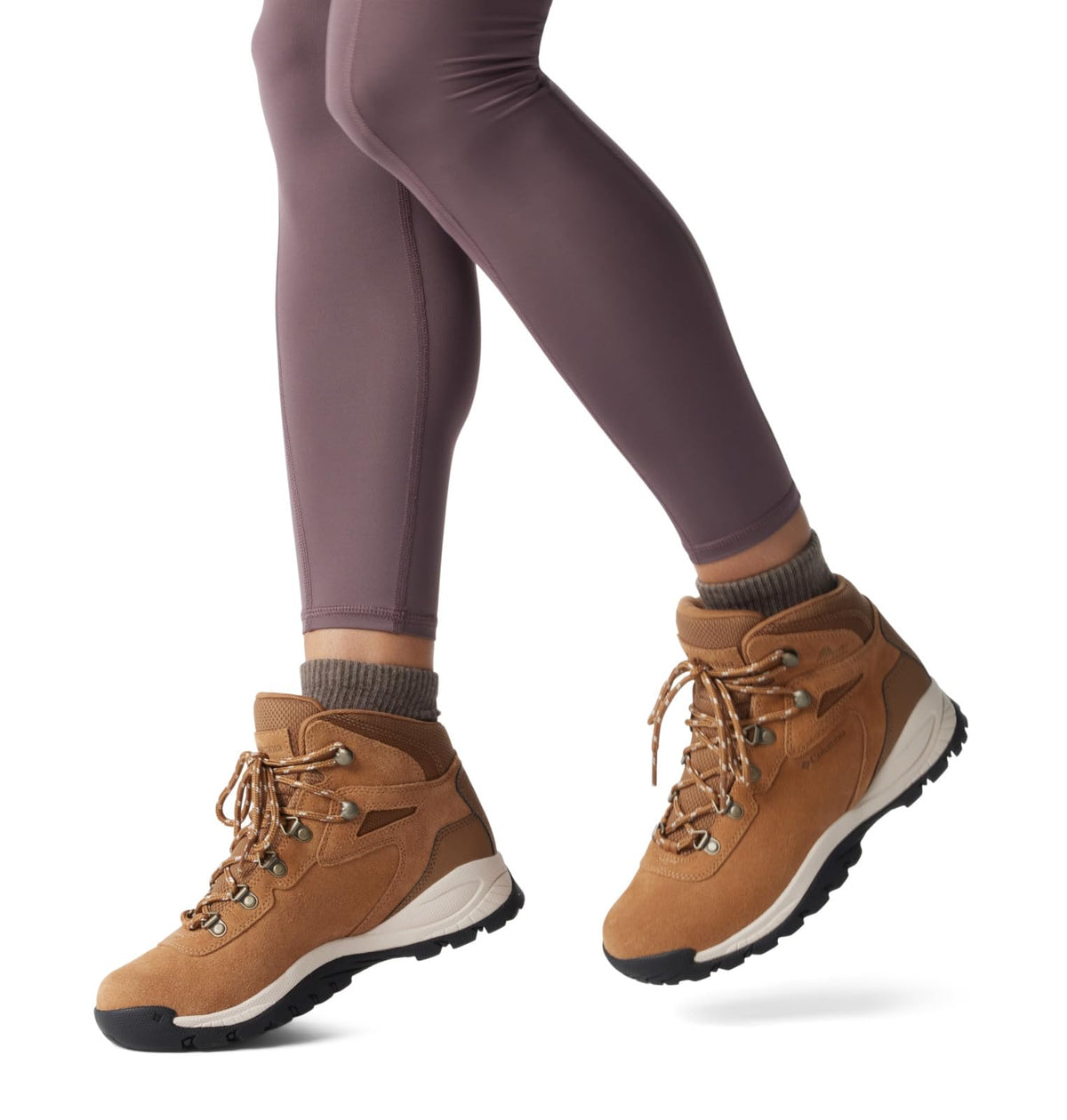 Columbia Womens Newton Ridge Plus Waterproof Amped, Elk/Dark Stone, 6 Wide