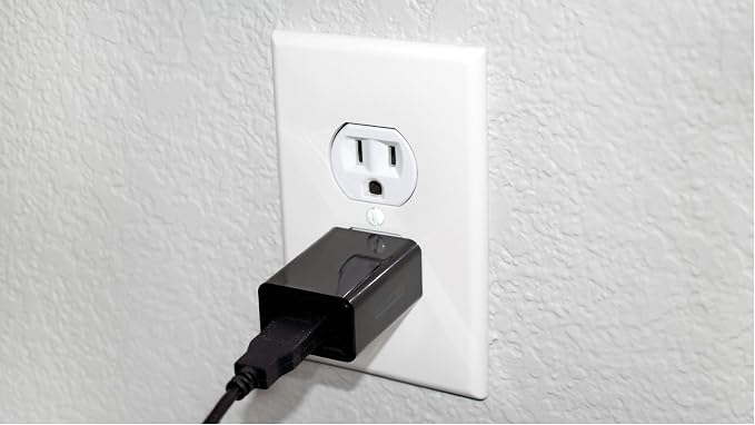 USB Charger for All Cellualr Phone - 2mAh Speed Charger with EN OutletDesigned in US