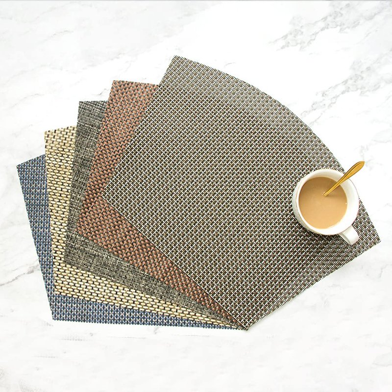 Round Table Placemats Set of 4 Wedge Placemats Heat Resistant Table Mats Pads Wipe Clean (Black)