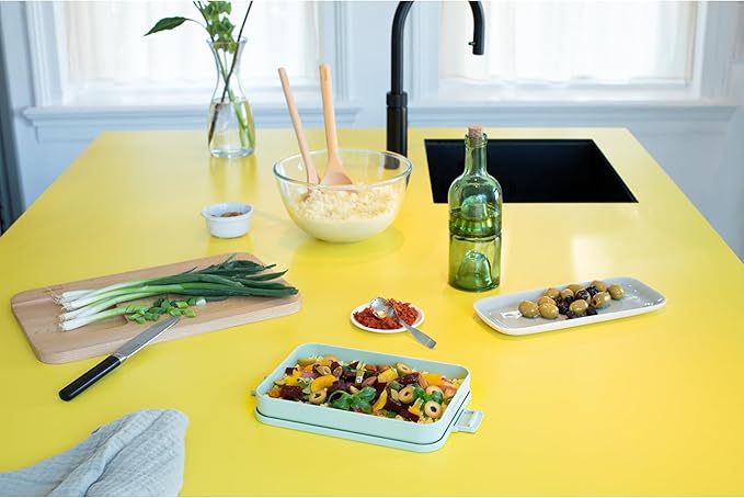 Brabantia Make & Take Flat Lunch Box (Jade Green) Convenient Size for Bags, BPA-Free, Airtight Snap Locks, Microwave & Freezer Safe, Travel Meal Prep Container