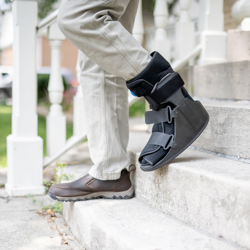 United Ortho Short Air Cam Walker Fracture Boot, Small, Black