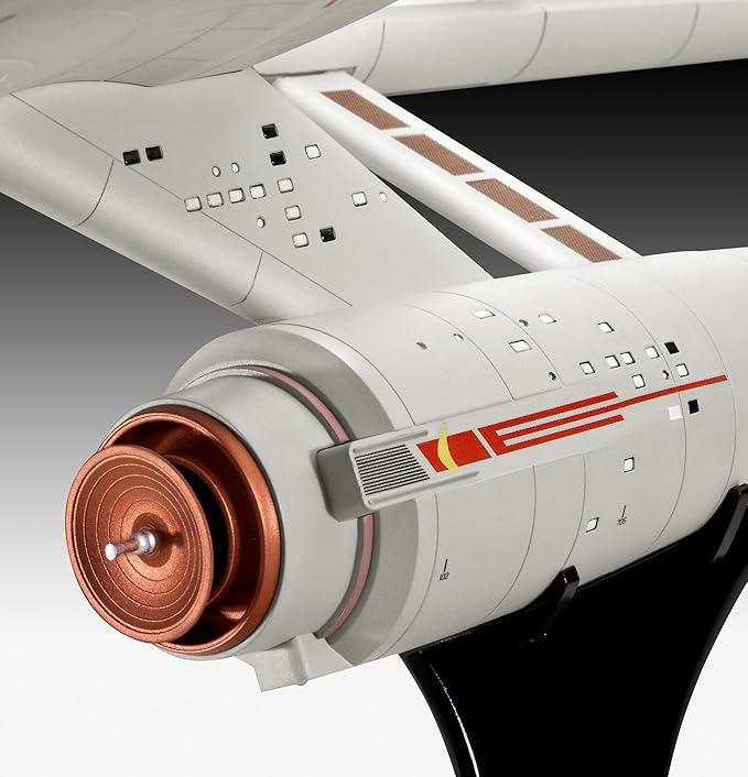 Revell 04991 Star Trek U.S.S. Enterprise NCC-1701 (TOS) 1:600 Scale Model Kit