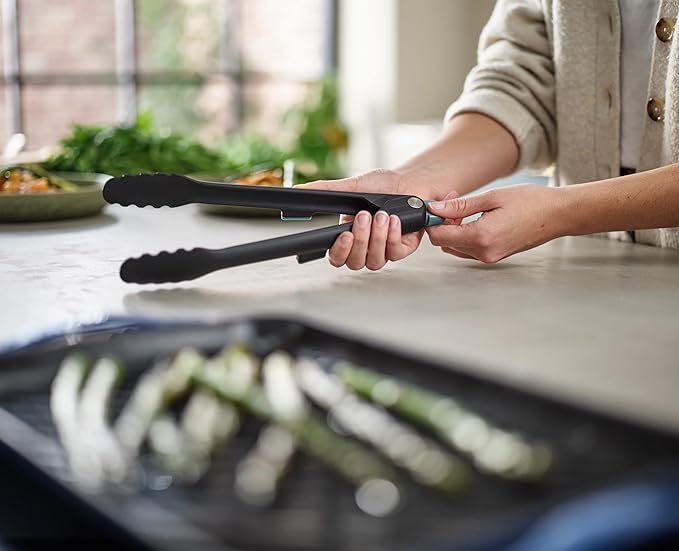 Joseph Joseph Duo Lockable Tongs Hygienic with Integrated Tool Rest & Non-Slip Feet, Suitable for Non-Stick Cookware, Heat-Resistant, BPA Free