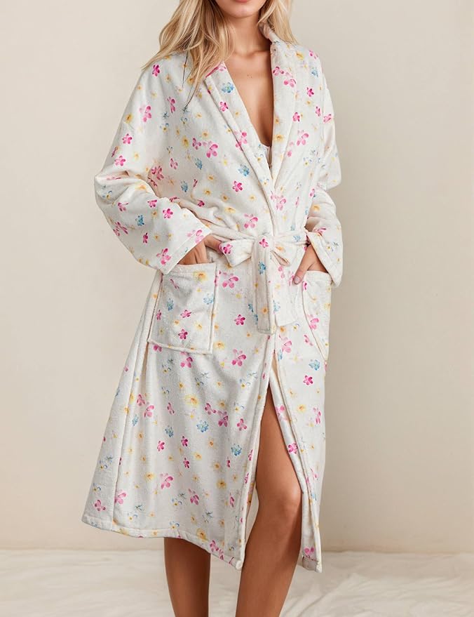 Women Fleece Floral Fruit Print Bathrobe Soft Flannel Lounge Robe Cute Fall Robe Lightweight Warm Gown with Belt