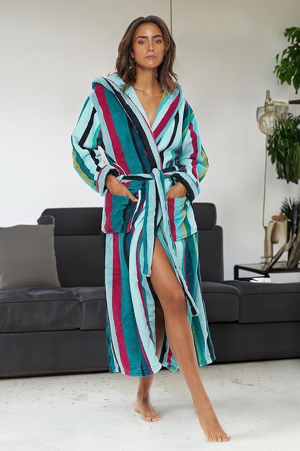Alexander Del Rossa Womens Robe, Long Plush Bathrobe with Hood, Hooded Robes for Women Plus Size Bath Robe