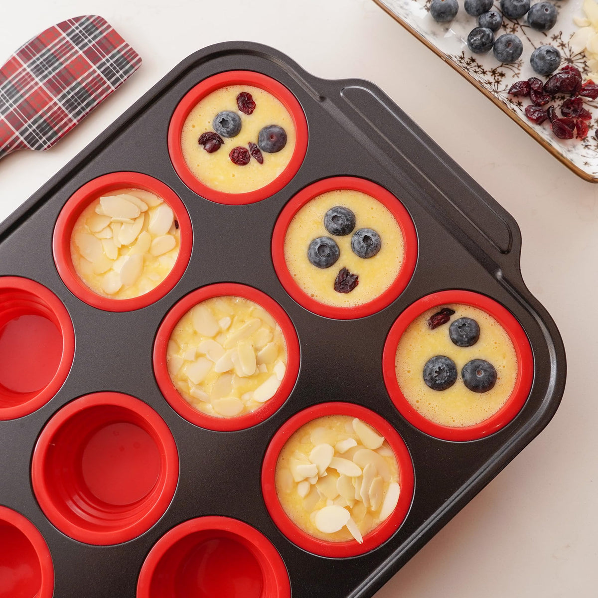 Lyveit Silicone Muffin Pan for Baking with Metal Frame