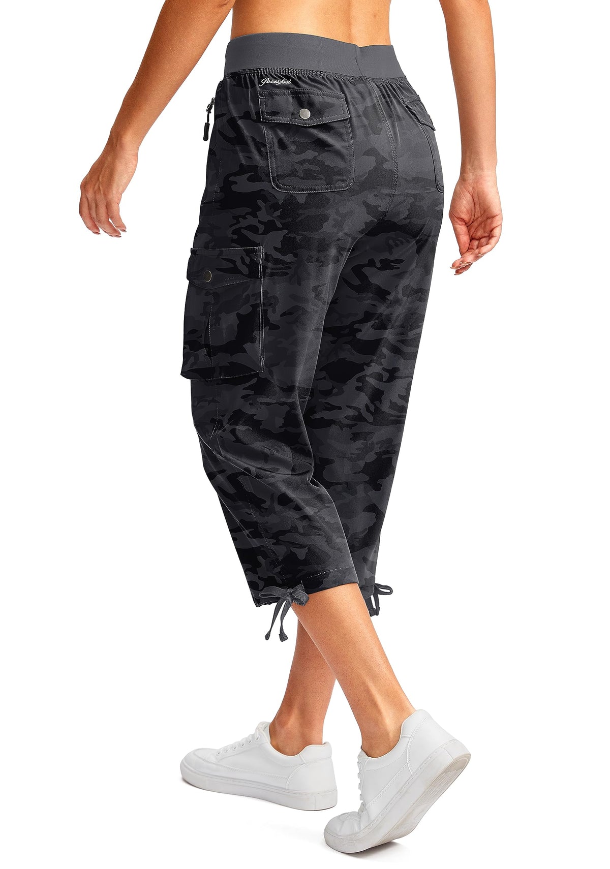 Soothfeel Women's Cargo Capris Pants with 6 Pockets Lightweight Quick Dry Travel Hiking Summer Pants for Women Casual (Black Camo, S)