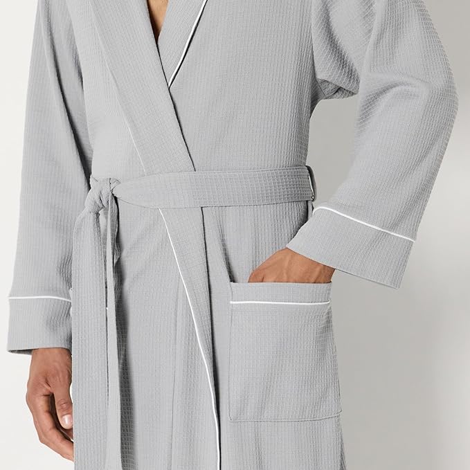 Amazon Essentials Men's Lightweight Waffle Bathrobe (Available in Big & Tall)