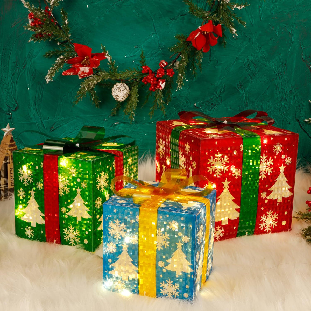 GUOOU Set of 3 Lighted Gift Boxes Christmas Decorations, 60 LED Lighted Snowflake Christmas Tree Present Boxes, Christmas Home Gift Box Decorations