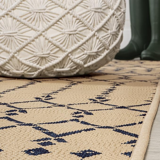 JONATHAN Y Moroccan Geometric Indoor Outdoor Area Rug 4X6 Beige/Navy, Ourika Textured Weave for Backyard, Patio, Porch, Easy-Cleaning, High Traffic, Pet-Friendly, Non-Shedding (SMB108H-4)