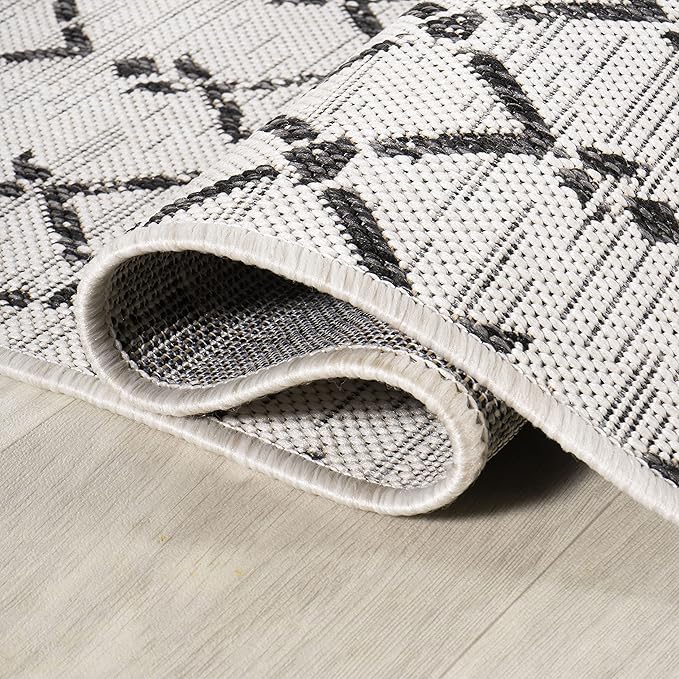 JONATHAN Y SMB108I-3R Ourika Moroccan Geometric Textured Weave Cream/Black 3' Round Indoor/Outdoor Area Rug, Pet Friendly, Non-Shedding, Stain Resistant, Easy-Cleaning for Backyard, Patio, Porch