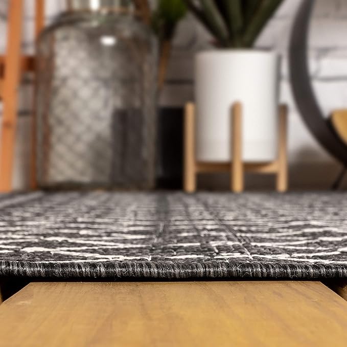 JONATHAN Y SMB108F-9R Ourika Moroccan Geometric Textured Weave Black/Gray 9' Round Indoor/Outdoor Area Rug, Pet Friendly, Non-Shedding, Stain Resistant, Easy-Cleaning for Backyard, Patio, Porch