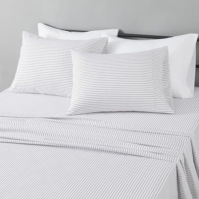 Amazon Basics Lightweight Microfiber 4-Piece Bed Sheet Set, Plum, Printed, Queen