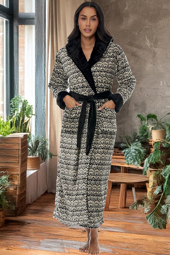 Alexander Del Rossa Womens Robe, Long Plush Bathrobe with Hood, Hooded Robes for Women Plus Size Bath Robe