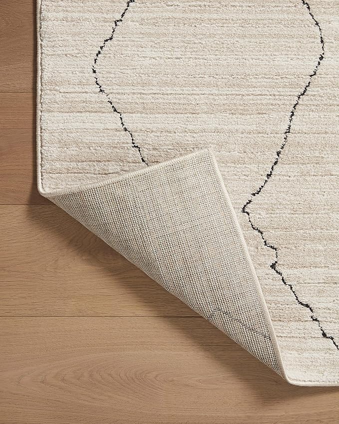 Loloi Darby Collection DAR-03 Sand/Charcoal 6'-7" x 9'-3" Area Rug