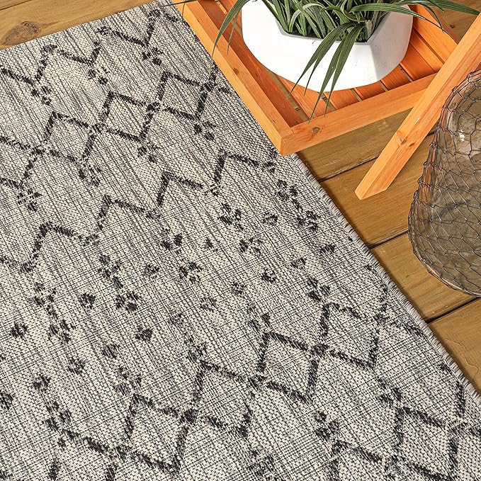 JONATHAN Y SMB108E-8R Ourika Moroccan Geometric Textured Weave Indoor/Outdoor Area Rug, Bohemian, Scandinavian for Bedroom, Kitchen, Living Room, Easy-Cleaning, Light Gray/Black, 8' Round