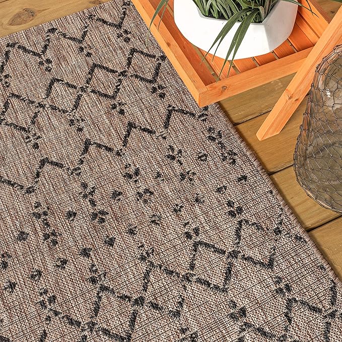 JONATHAN Y SMB108D-5SQ Ourika Moroccan Geometric Textured Weave Indoor Outdoor Area Rug, Bohemian, Rustic, Scandinavian Easy Clean,Bedroom,Kitchen,Backyard,Patio, Non-Shed, Natural/Black, 5' Square