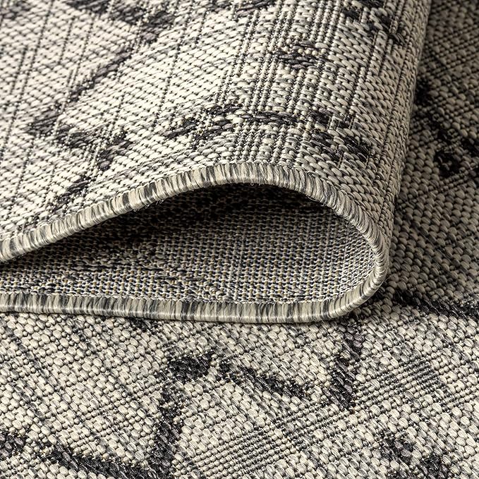 JONATHAN Y SMB108E-3SQ Ourika Moroccan Geometric Textured Weave Indoor/Outdoor Area Rug, Bohemian, Scandinavian for Bedroom, Kitchen, Living Room, Easy-Cleaning, Light Gray/Black, 3' Square