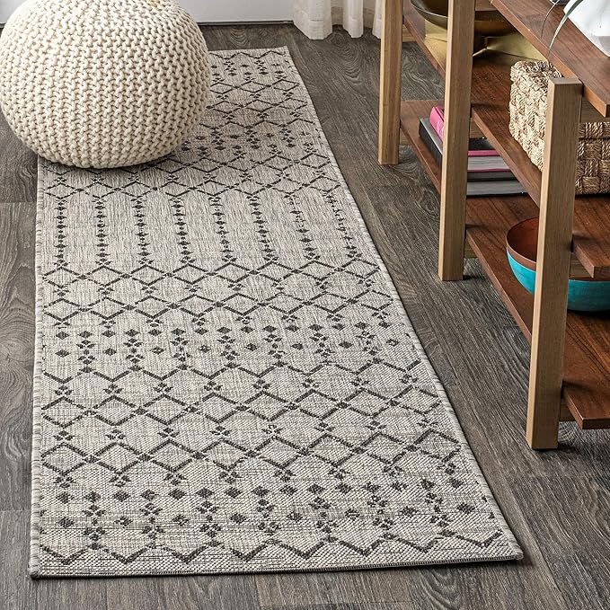 JONATHAN Y SMB108E-214 Ourika Moroccan Geometric Textured Weave Indoor/Outdoor Runner Rug, Bohemian, Scandinavian for Bedroom, Kitchen, Living Room, Easy-Cleaning, Light Gray/Black, 2 ft. x 14 ft.
