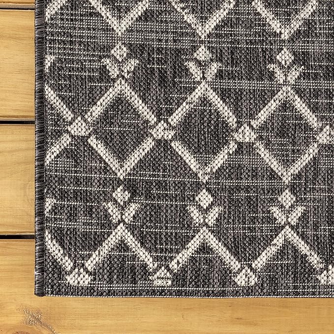JONATHAN Y SMB108F-9R Ourika Moroccan Geometric Textured Weave Black/Gray 9' Round Indoor/Outdoor Area Rug, Pet Friendly, Non-Shedding, Stain Resistant, Easy-Cleaning for Backyard, Patio, Porch
