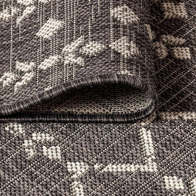JONATHAN Y SMB108F-8R Ourika Moroccan Geometric Textured Weave Black/Gray 8' Round Indoor/Outdoor Area Rug, Pet Friendly, Non-Shedding, Stain Resistant, Easy-Cleaning for Backyard, Patio, Porch