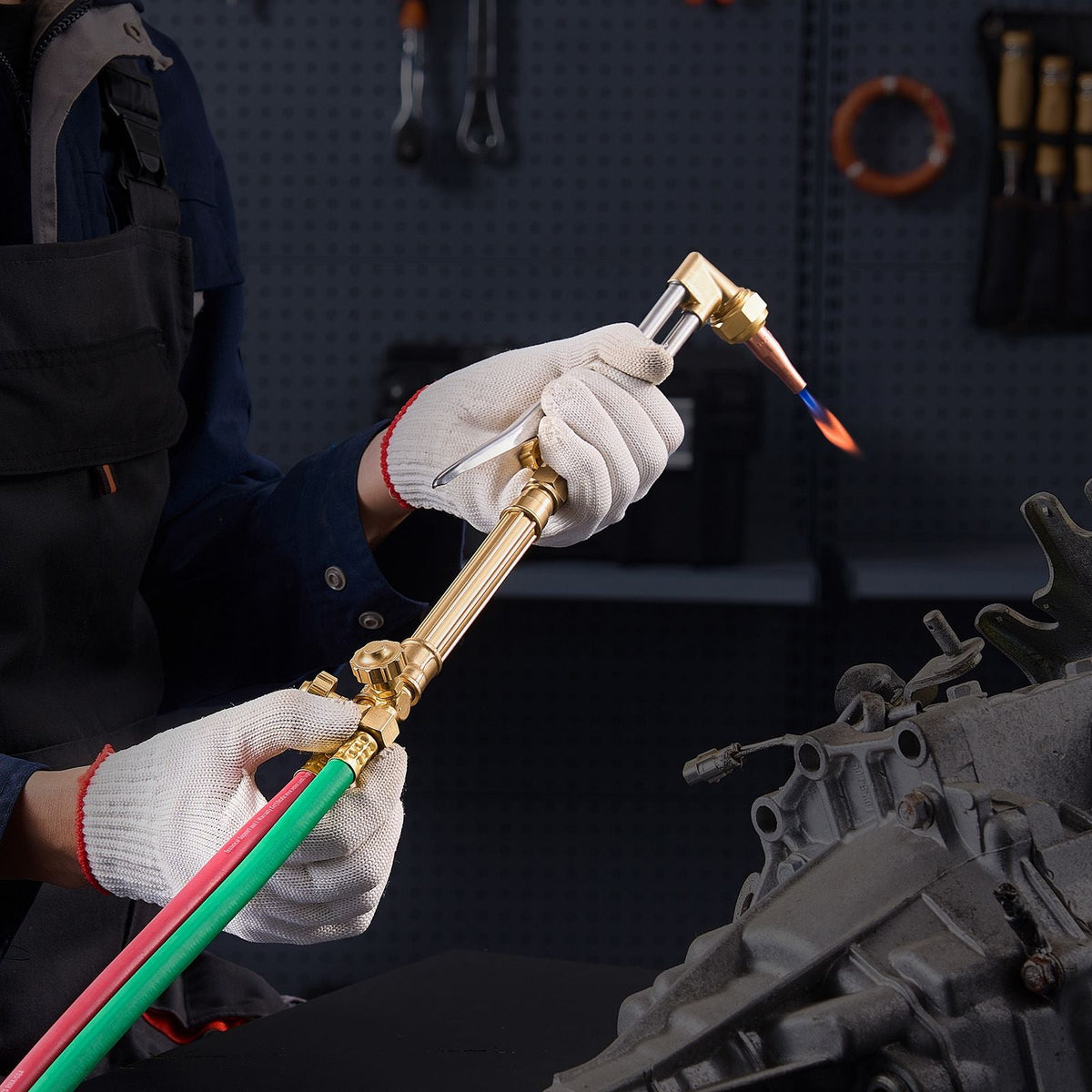 Oxygen Acetylene Torch Kit, Gas Welding Cutting Torch Kit, 14PCS Portable Oxy Acetylene Brazing Set with 177'' Twin-Hose, Cutting Nozzle, 2 Welding Tips & Cylinder Holder (without Gas Cylinder)